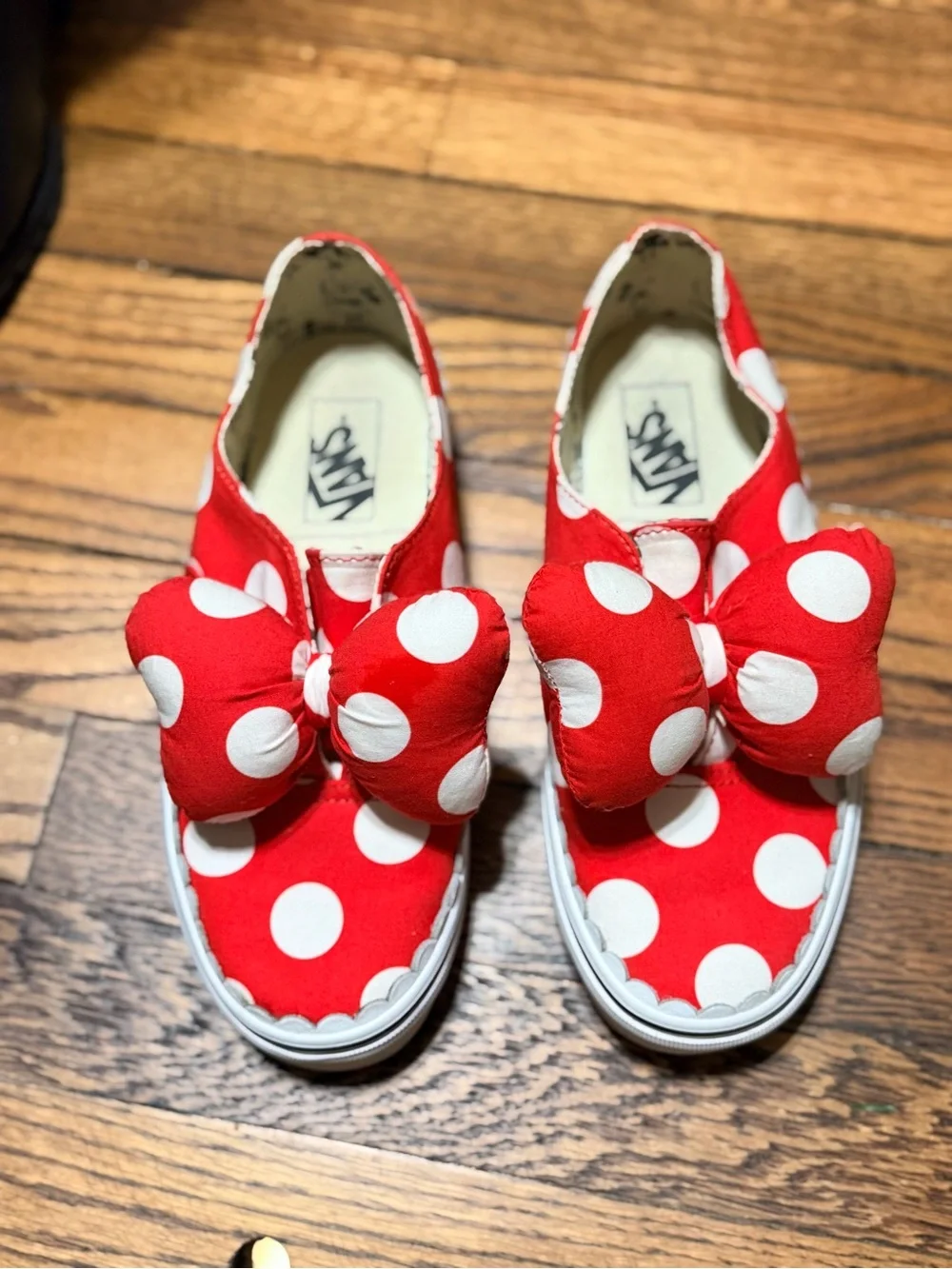 Vans x Disney Authentic Gore Minnie’s Bow Red Polka Dot Shoes W 7.5 M 6